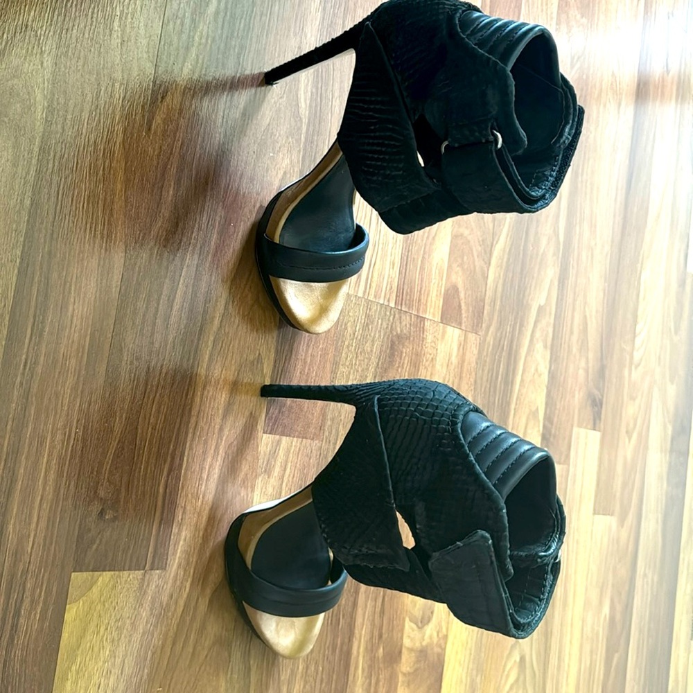 Mia Limited Edition 5” heels with platform.